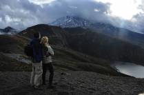 Admirando o vulcão Santa Helena, no estado de Washington, oeste dos Estados Unidos